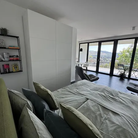 아파트 Chices In Zentraler Lage Mit Grossem Balkon