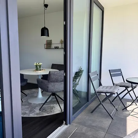 Chices In Zentraler Lage Mit Grossem Balkon 아파트 *