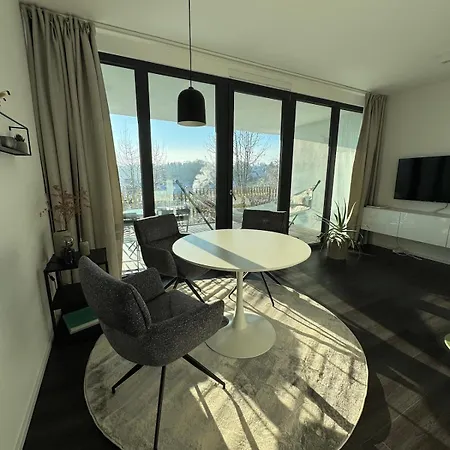 Chices In Zentraler Lage Mit Grossem Balkon アパート *