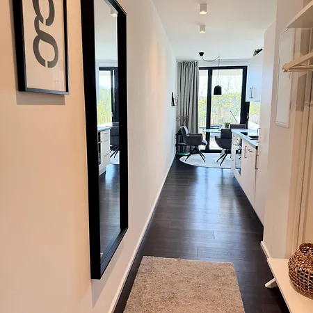 Chices In Zentraler Lage Mit Grossem Balkon アパート
