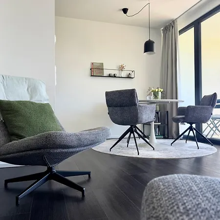 Chices In Zentraler Lage Mit Grossem Balkon
