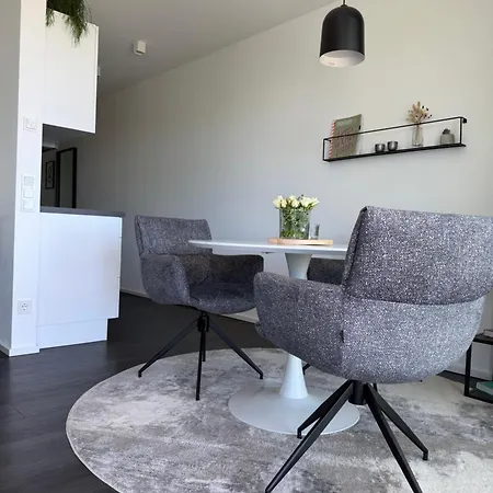 Chices In Zentraler Lage Mit Grossem Balkon アッテンドルン